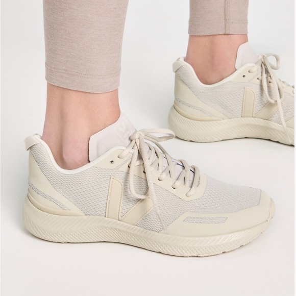 NWT Veja Impala Size 9 - Picture 2 of 7